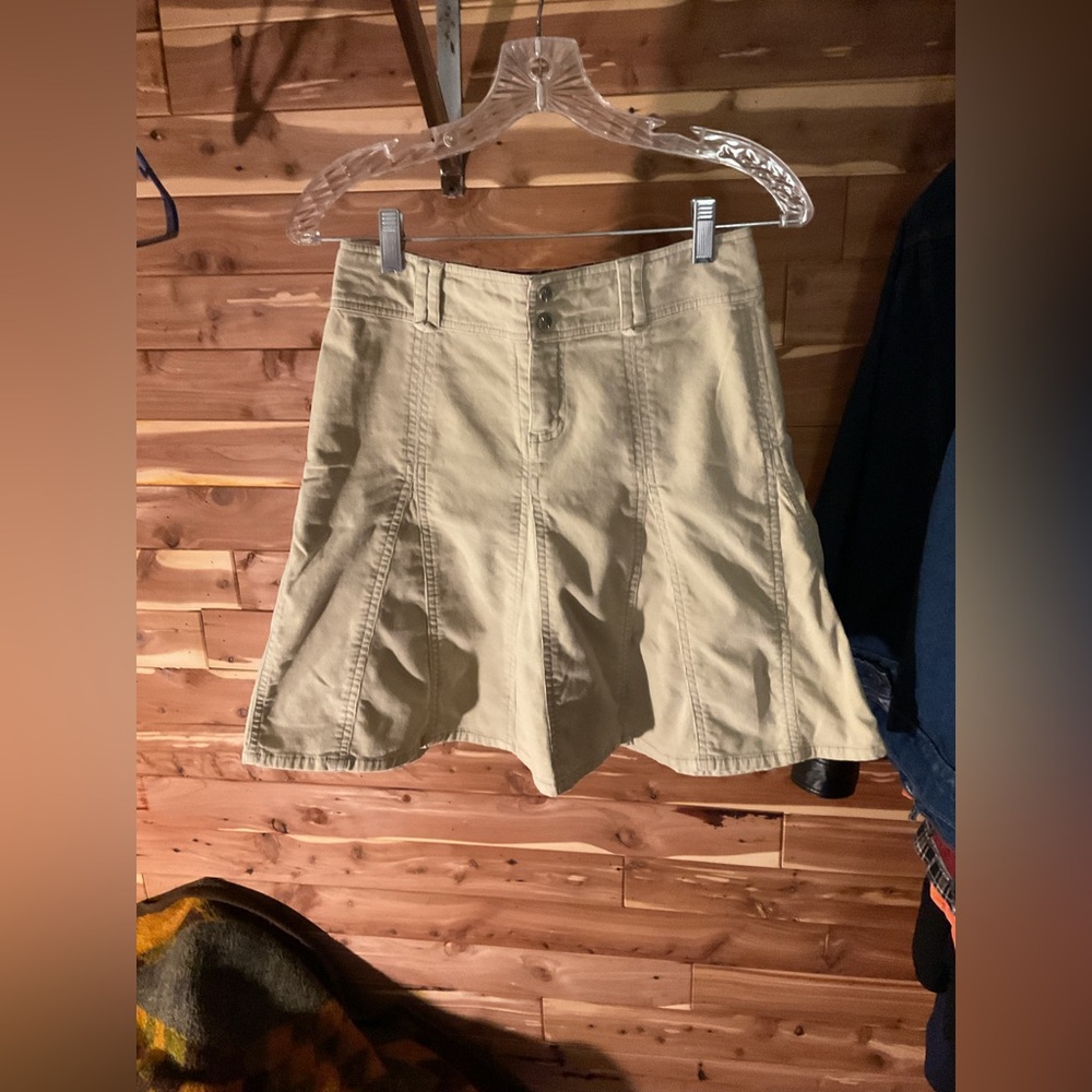 Women's Athleta beige skirt size 0